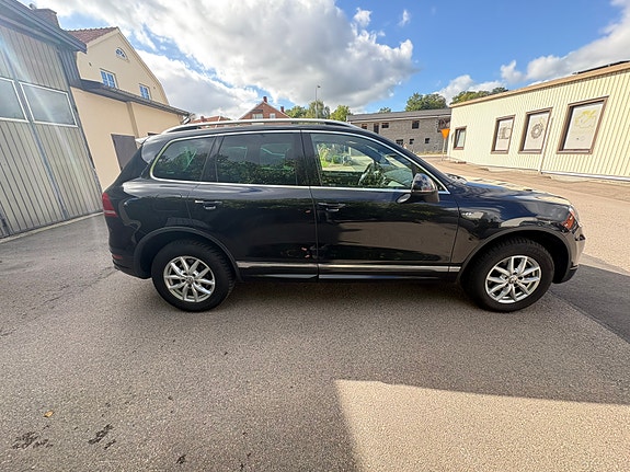 Volkswagen Touareg 4 of 15