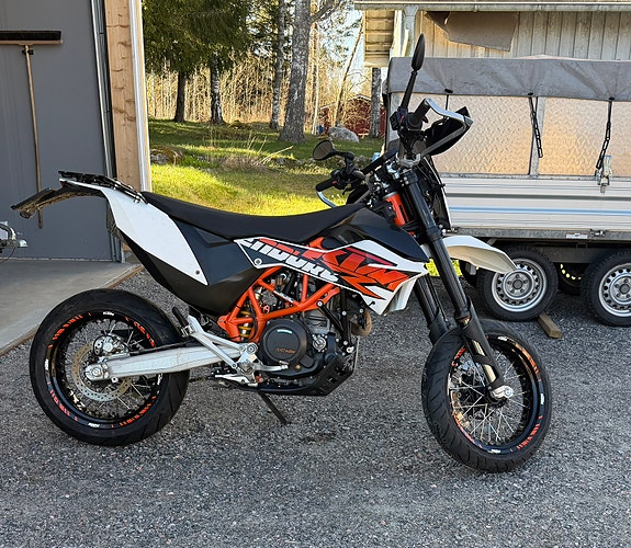 KTM 690 ENDURO R ABS 2 of 2