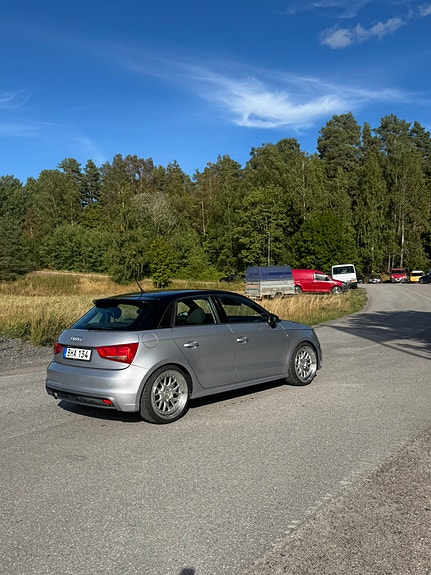 Audi A1 3 of 9