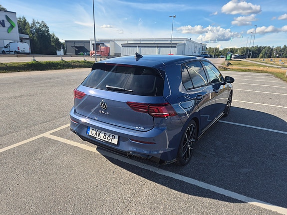 Volkswagen Golf VIII 3 of 9