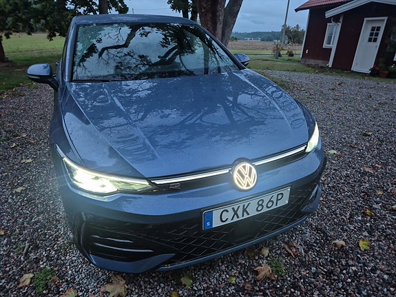 Volkswagen Golf VIII 8 of 9