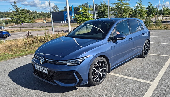 Volkswagen Golf VIII 7 of 9
