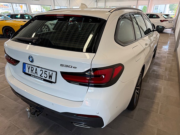 BMW 530e 8 of 14