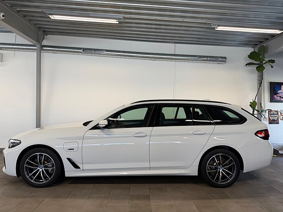 BMW 530e 4 of 14