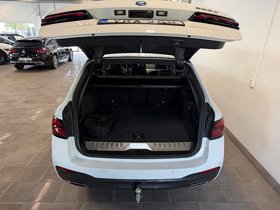 BMW 530e 6 of 14