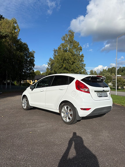 Ford Fiesta 6 of 12