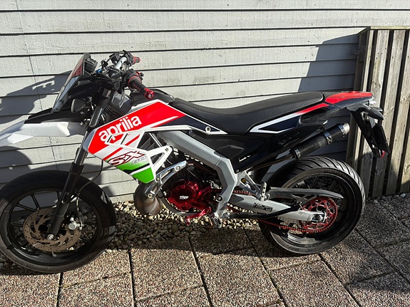 Aprilia 3 of 5
