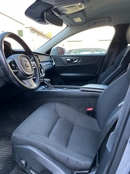 Volvo V60 2 of 2