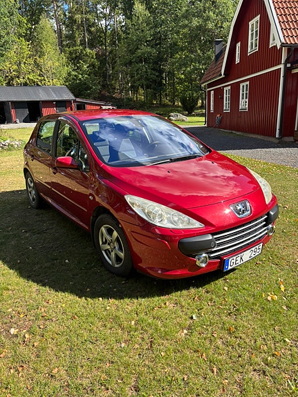 Peugeot 307 2 of 10