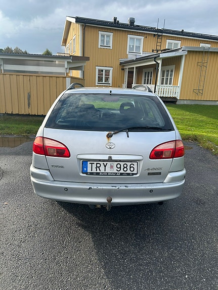 Toyota Avensis 3 of 7