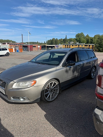 Volvo V70 4 of 7
