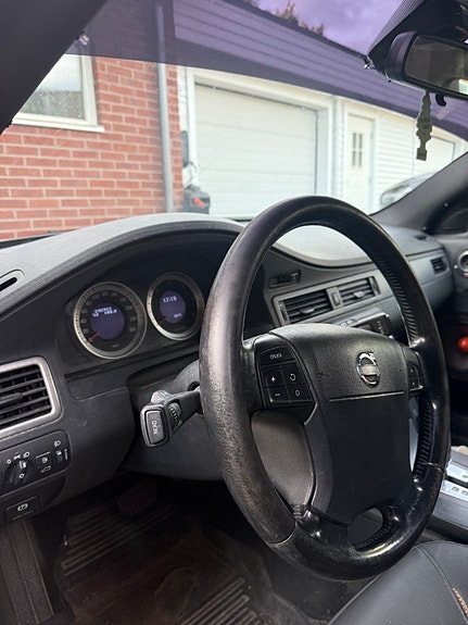 Volvo V70 6 of 7