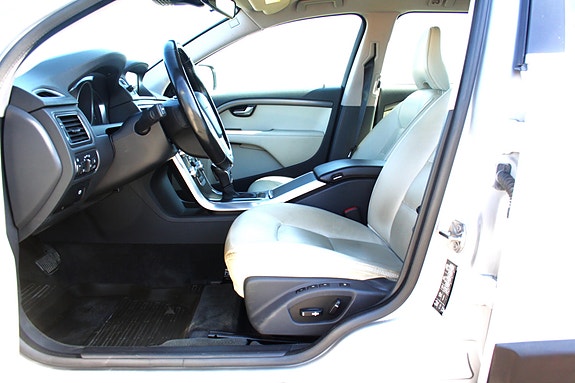 Volvo XC70 7 of 10