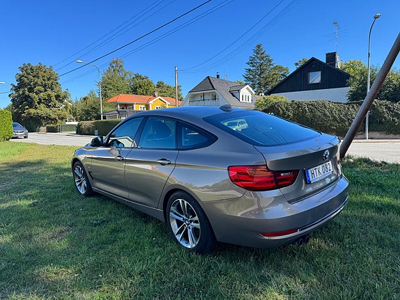 BMW 330d 12 of 13