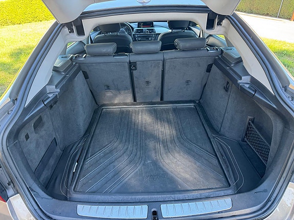 BMW 330d 7 of 13