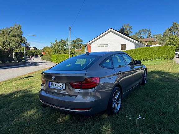 BMW 330d 2 of 13