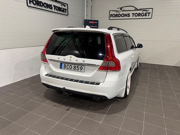 Volvo V70 9 of 23