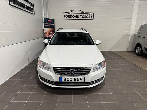 Volvo V70 3 of 23