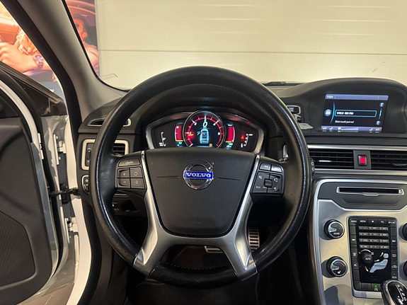 Volvo V70 13 of 23