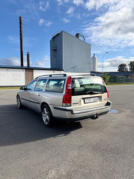 Volvo V70 4 of 9