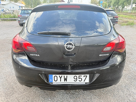 Opel Astra 12 of 14