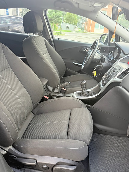 Opel Astra 6 of 14