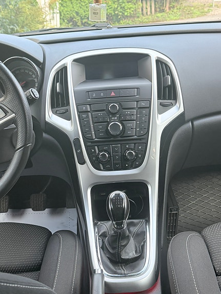 Opel Astra 2 of 14