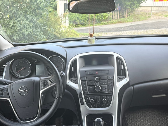 Opel Astra 4 of 14