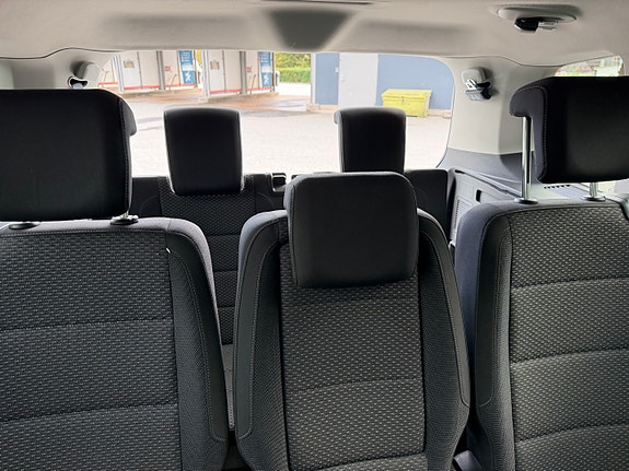 Volkswagen Touran 3 of 4