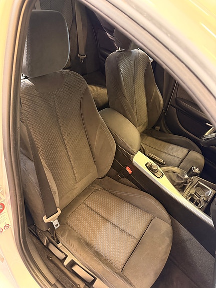 BMW 116i 8 of 11