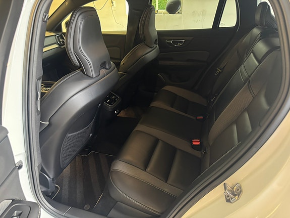 Volvo V60 10 of 13