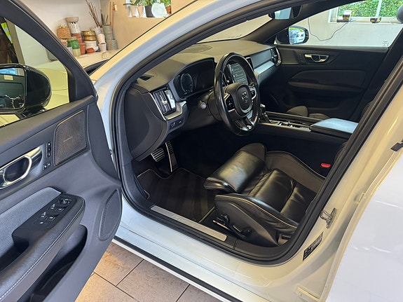 Volvo V60 8 of 13