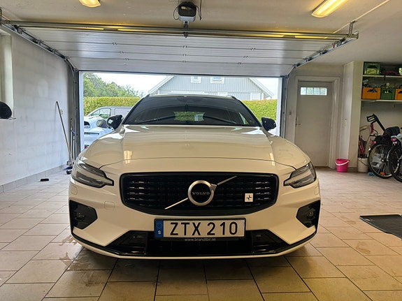 Volvo V60 2 of 13