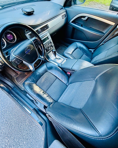 Volvo V70 6 of 9