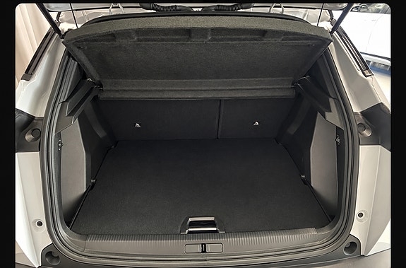 Peugeot 2008 6 of 8