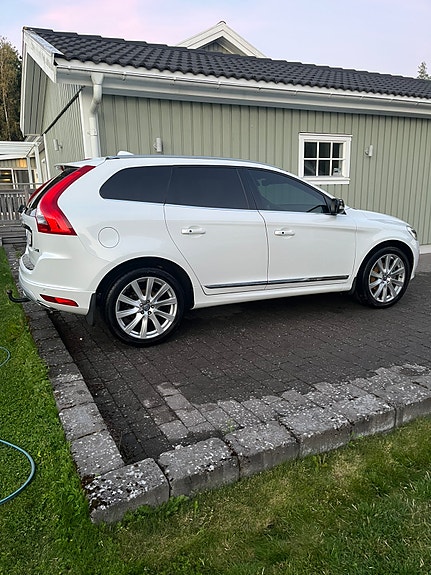 Volvo XC60 3 of 9