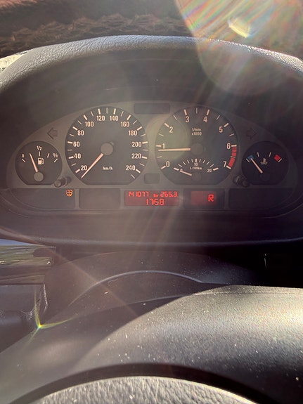 BMW 325i 5 of 11