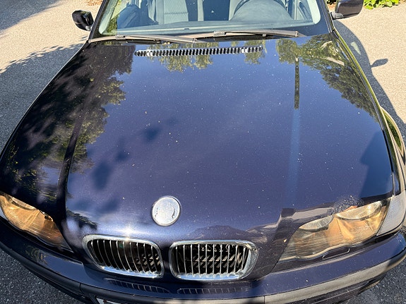 BMW 325i 2 of 11