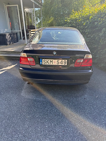 BMW 325i 10 of 11