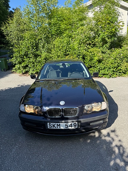 BMW 325i 6 of 11