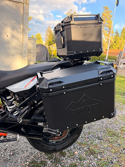 KTM 1290 Super Adventure 3 of 5