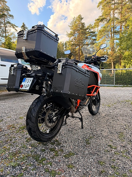 KTM 1290 Super Adventure 2 of 5