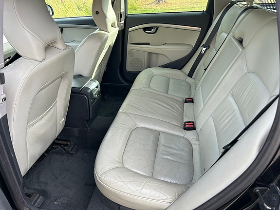 Volvo V70 5 of 6