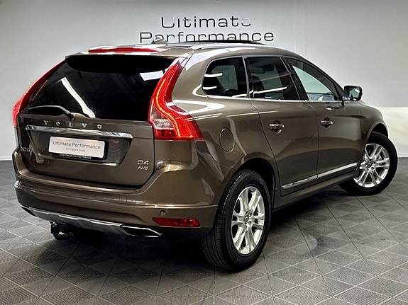 Volvo XC60 2 of 23