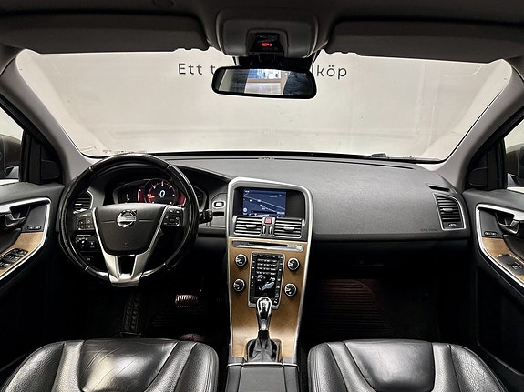 Volvo XC60 17 of 23