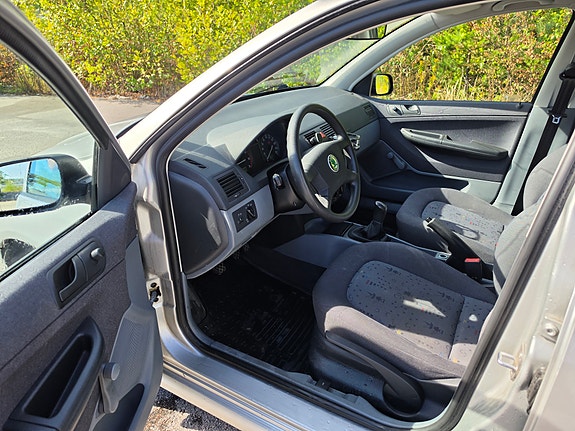 Skoda Fabia 5 of 8