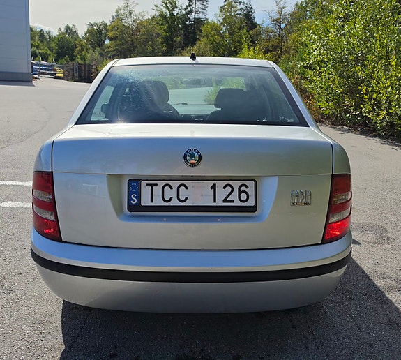 Skoda Fabia 2 of 8