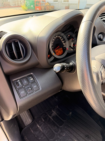 Toyota RAV4 11 of 21