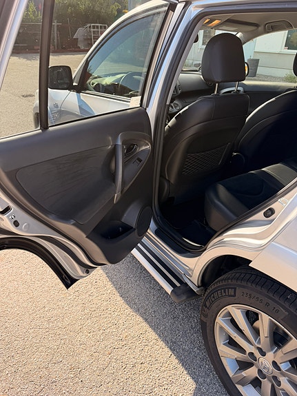 Toyota RAV4 21 of 21