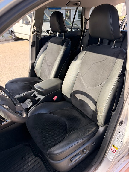 Toyota RAV4 15 of 21